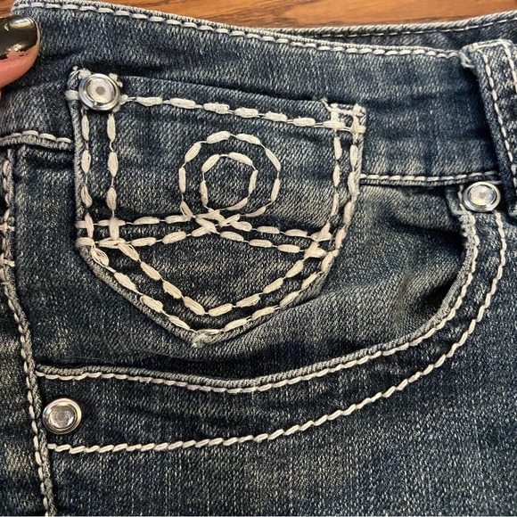 🛍️3/$30 7FAM (7 For All Mankind) women’s flared  jeans in size 8 - Picture 10 of 16